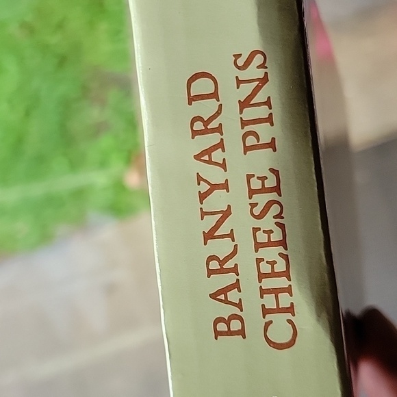 Surlatable Barnyard Cheese White Porcelain Set Of 3 Pins New - Picture 8 of 9